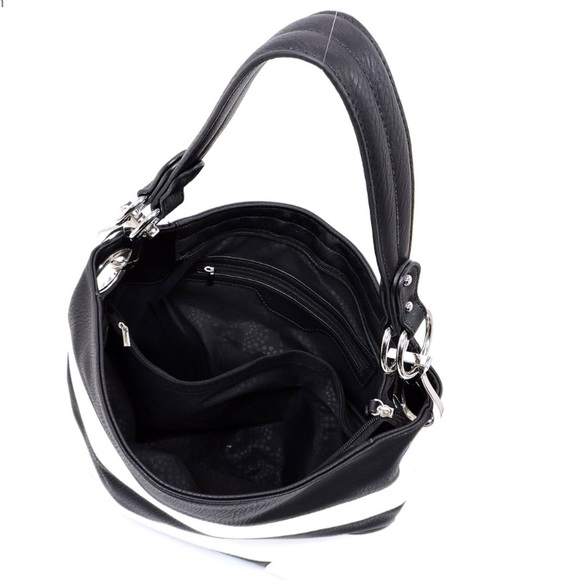 ❌SOLD❌ Red & White striped classic BUCKET BAG - Picture 4 of 5